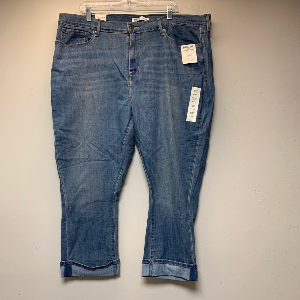 Signature Levi Strauss Capri Jeans Women 24 W37 Blue NEW Mid-Rise Cuffed Denim